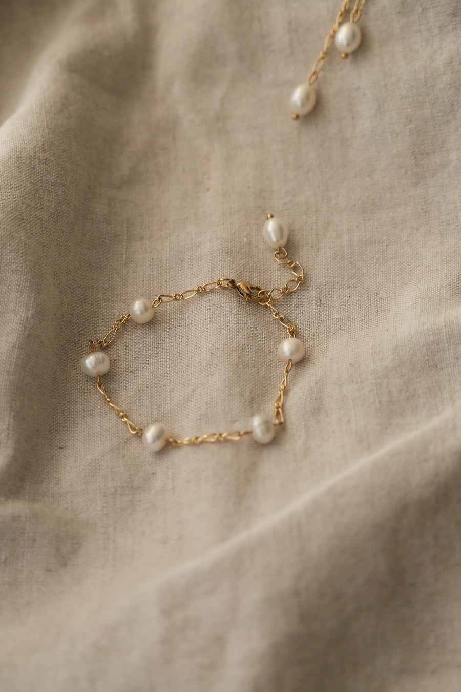 Vintage Aurora Pearls Set - Necklace & Bracelet