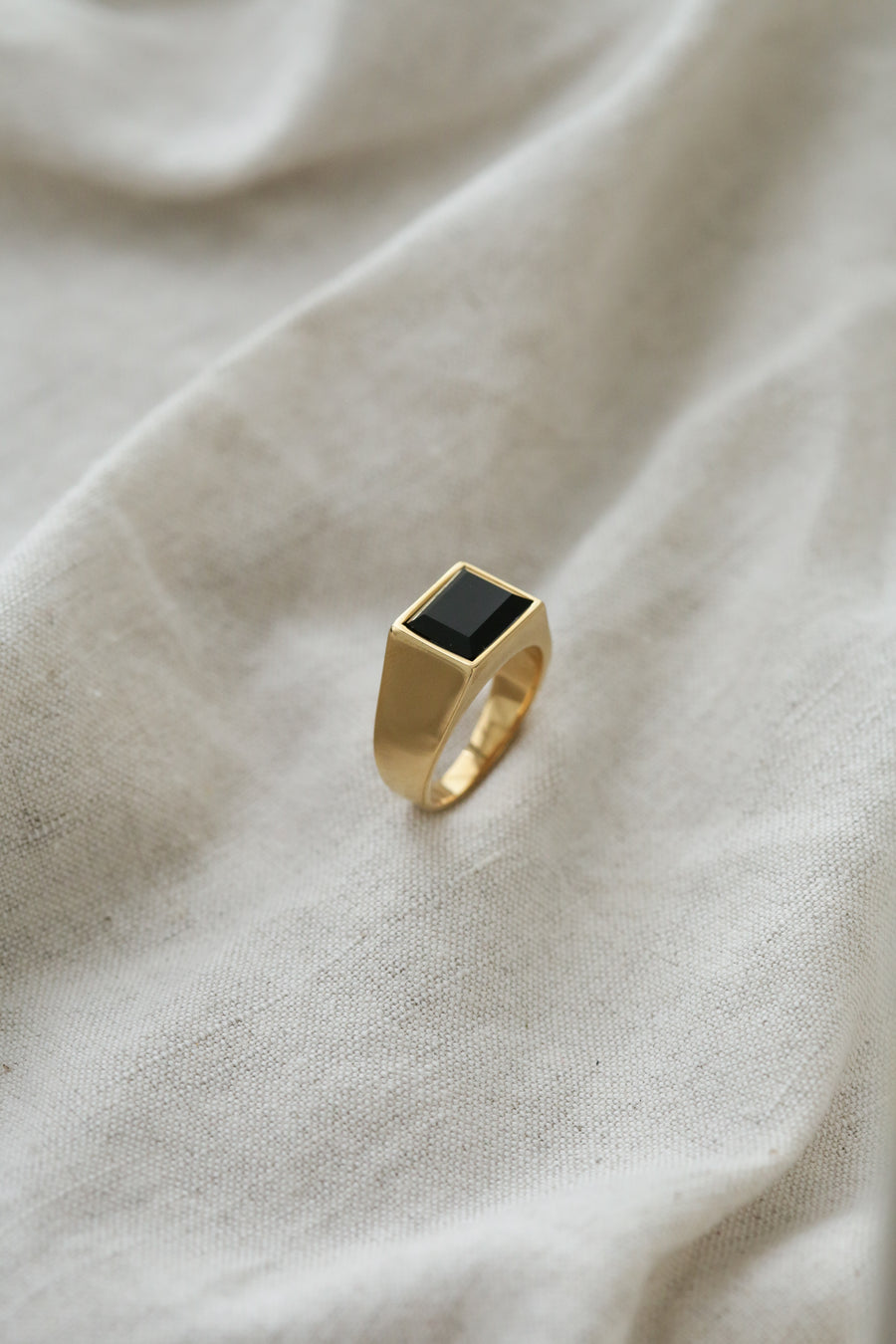 Sombre Ring