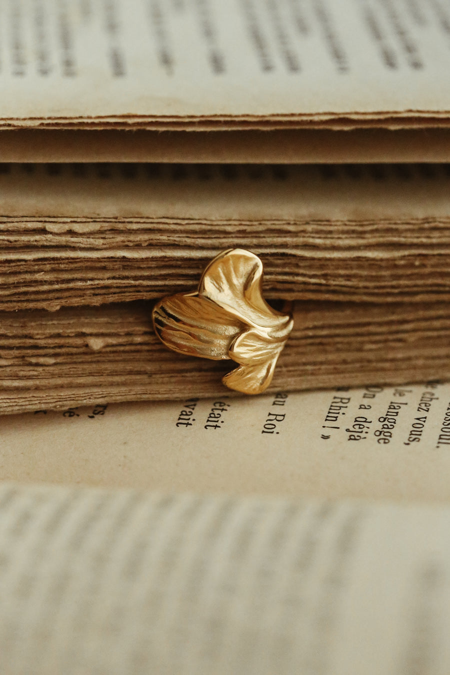 Acanthus Ring
