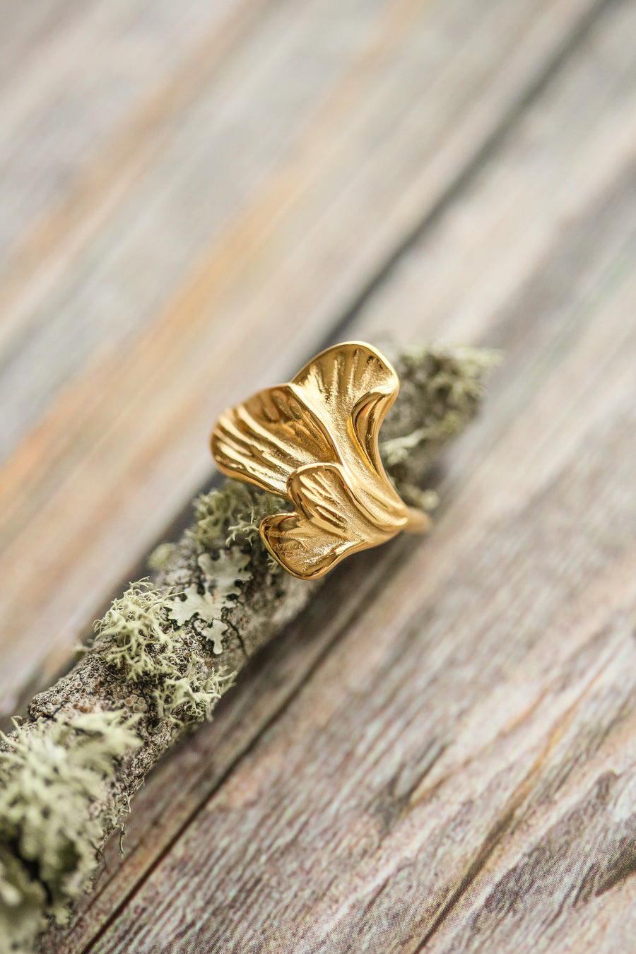 Acanthus Ring
