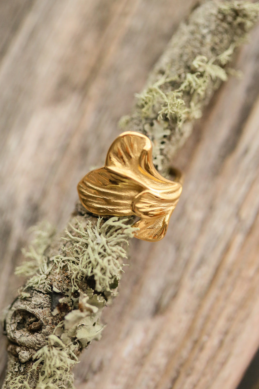 Acanthus Ring