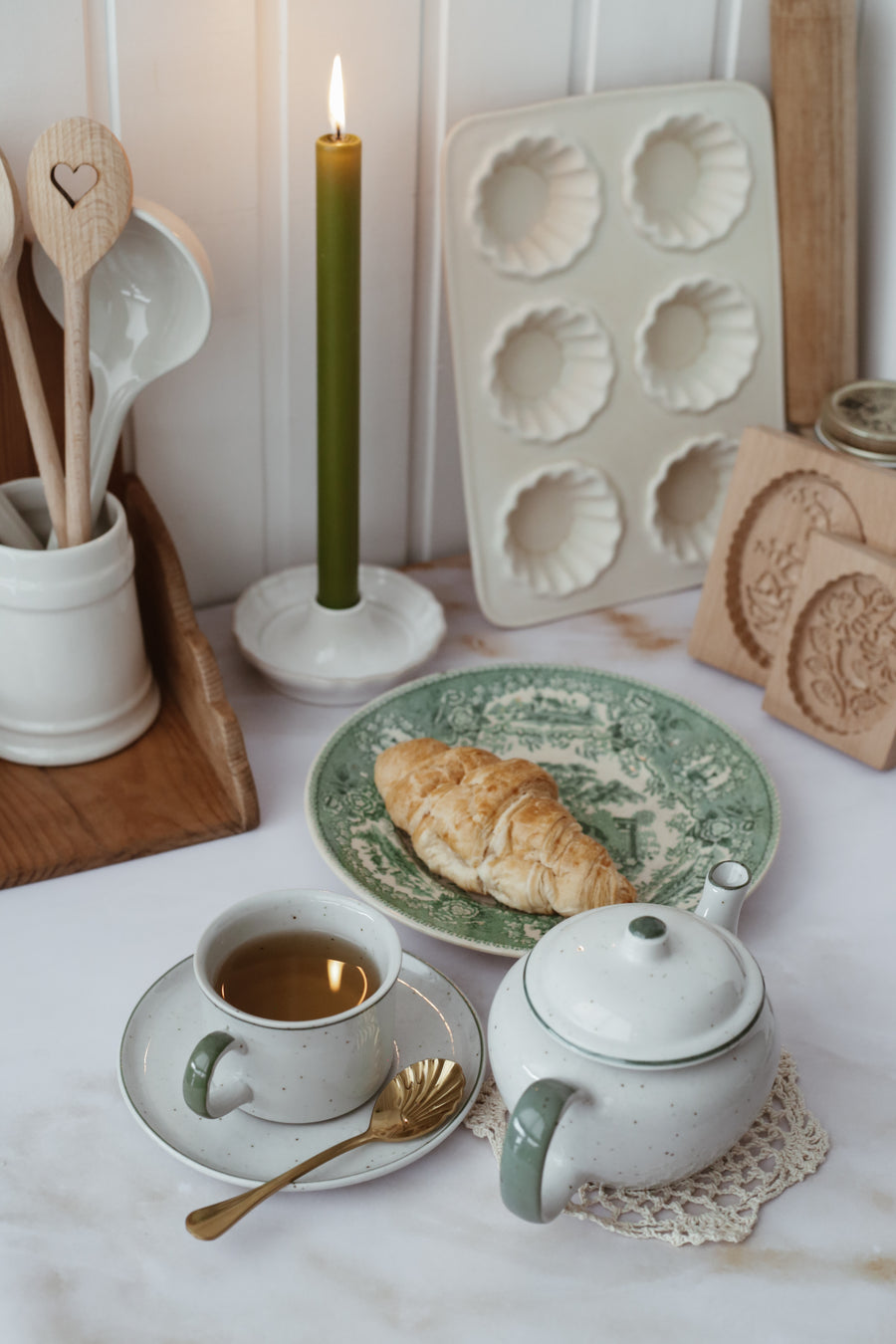 Stoneware Muffin Tray