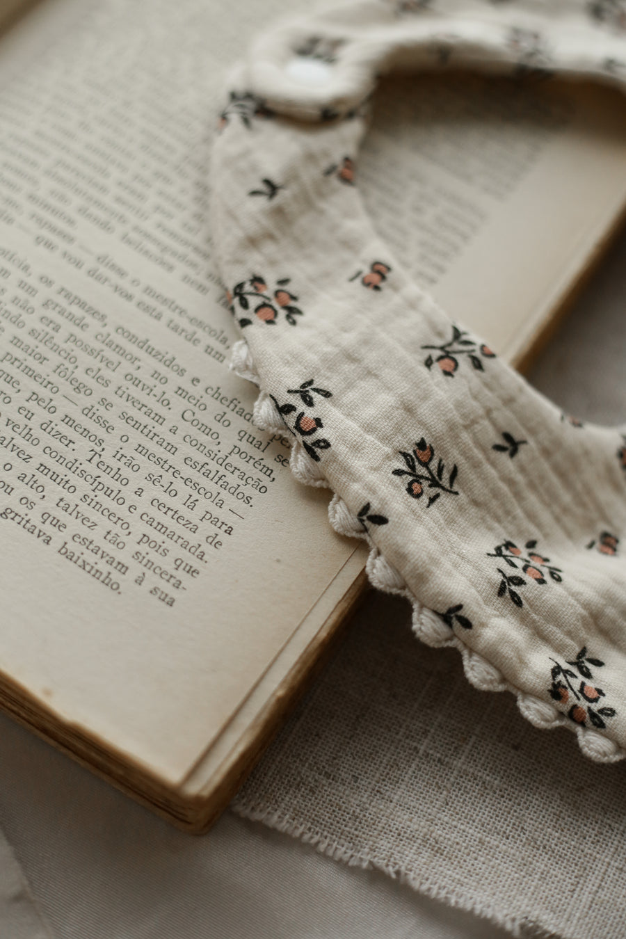 Muslin Bib - Vintage Roses