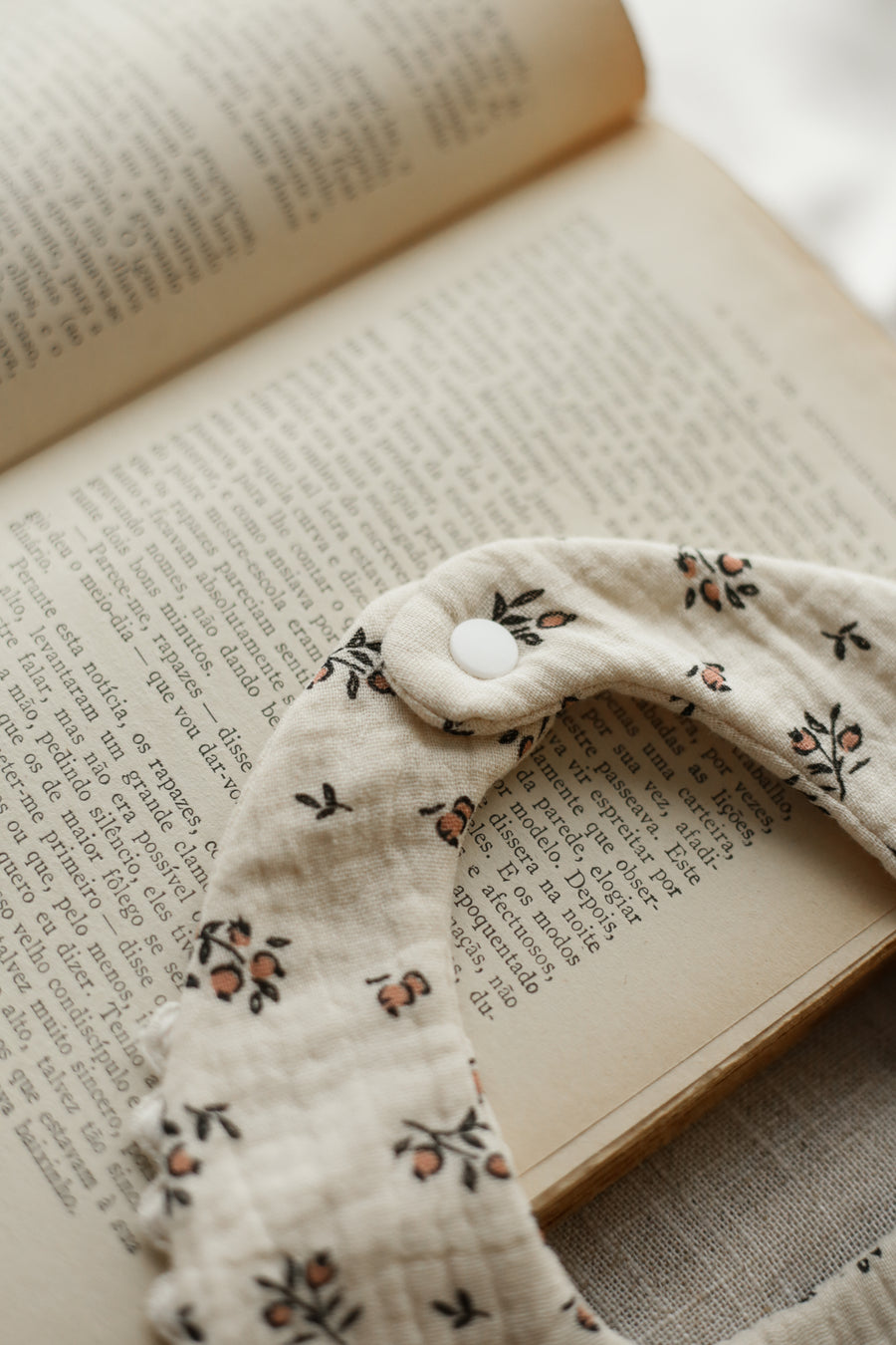 Muslin Bib - Vintage Roses