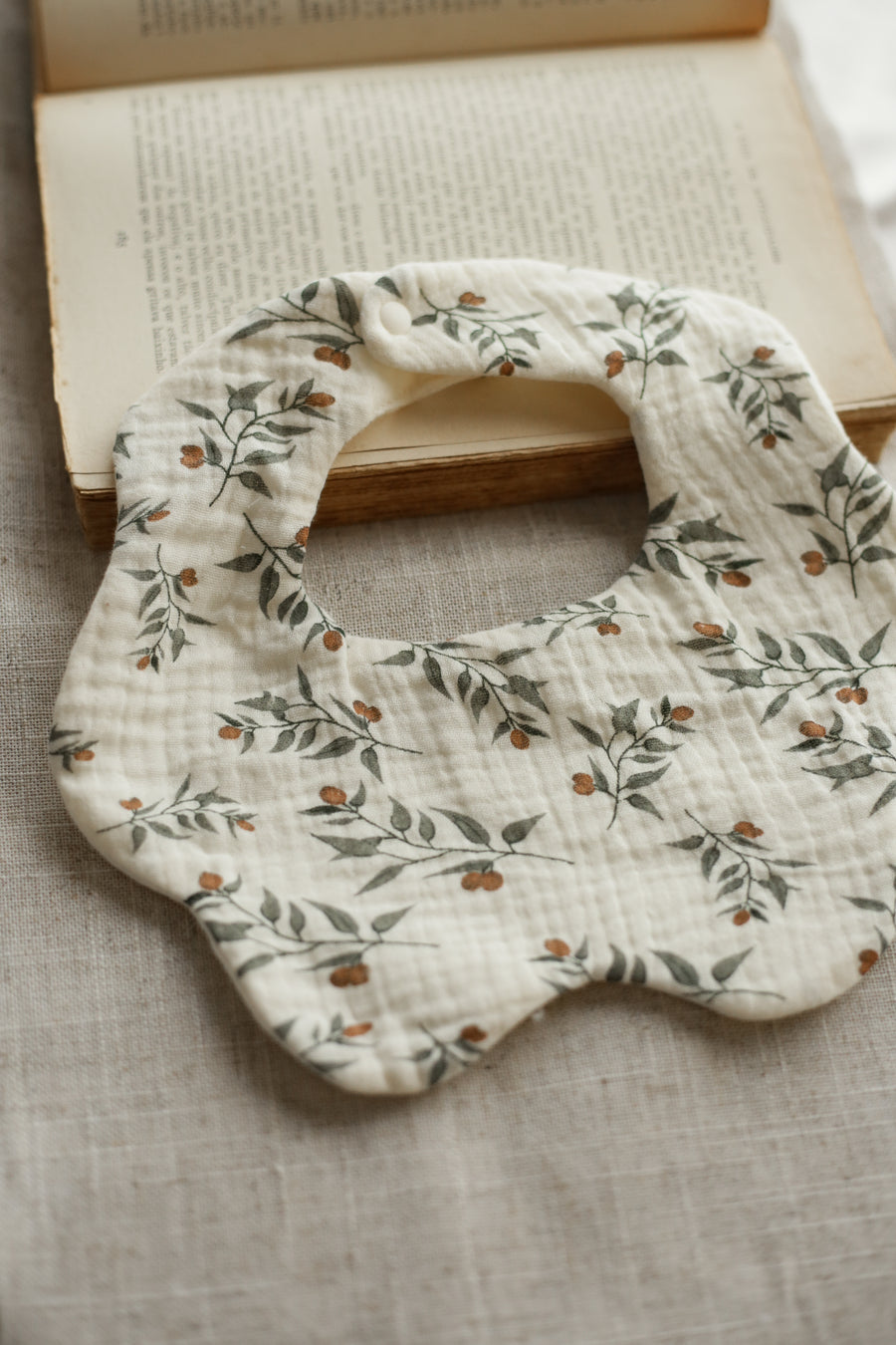 Olive Muslin Set - Bib & Swaddle