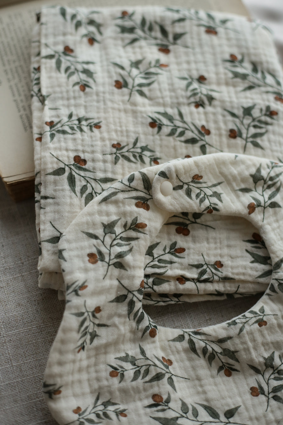 Olive Muslin Set - Bib & Swaddle