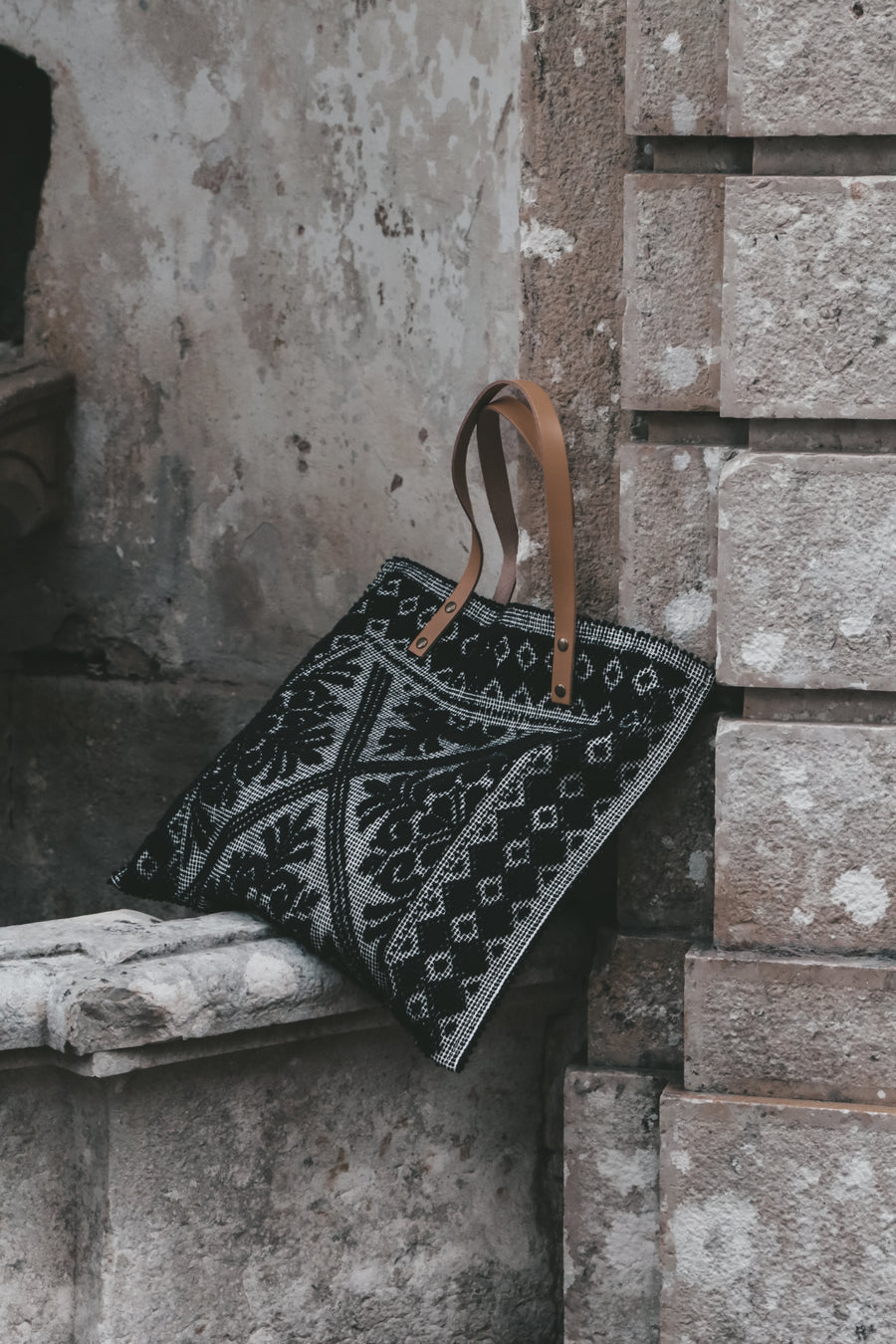 Alma Tapestry Bag - Beige