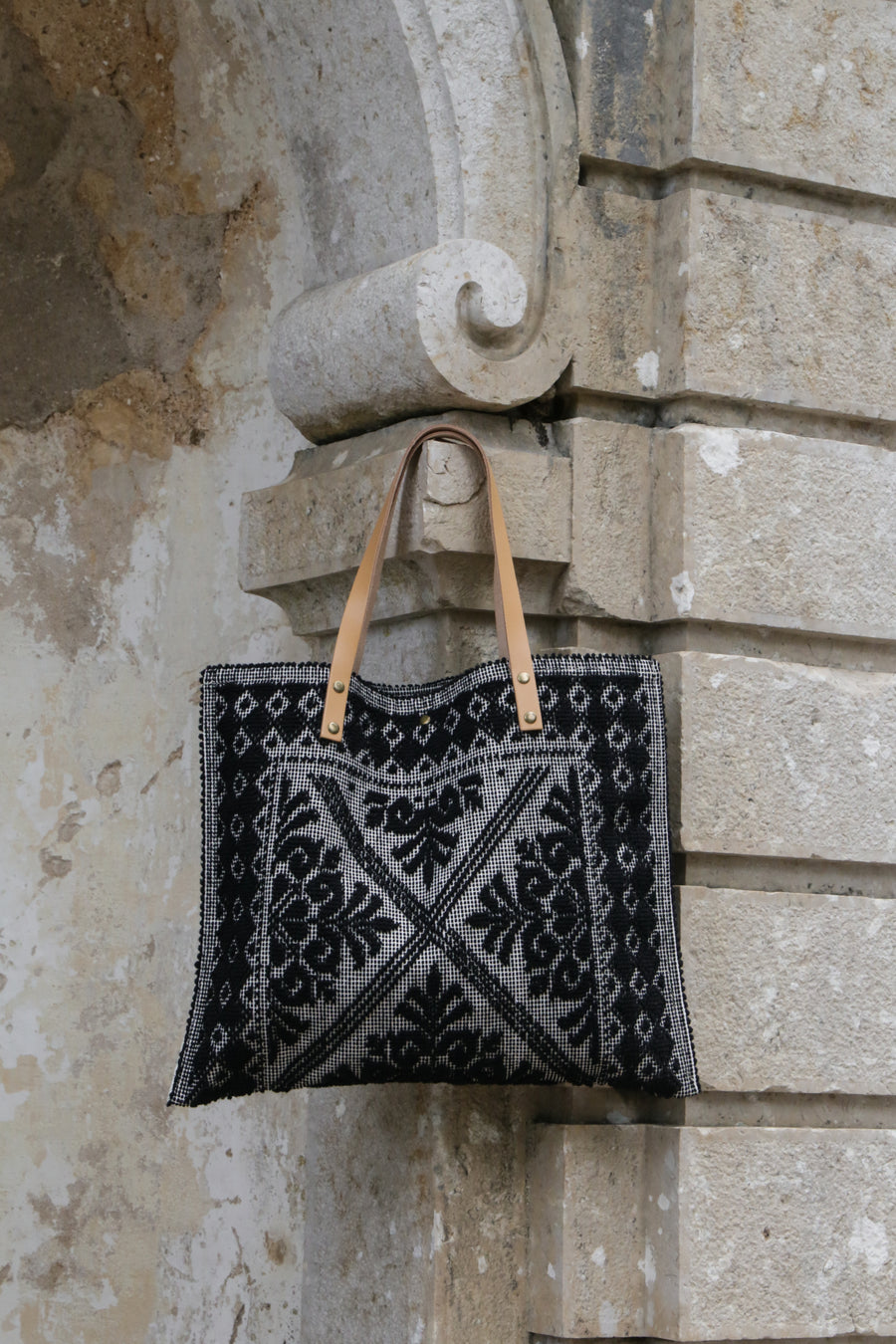 Alma Tapestry Bag - Beige