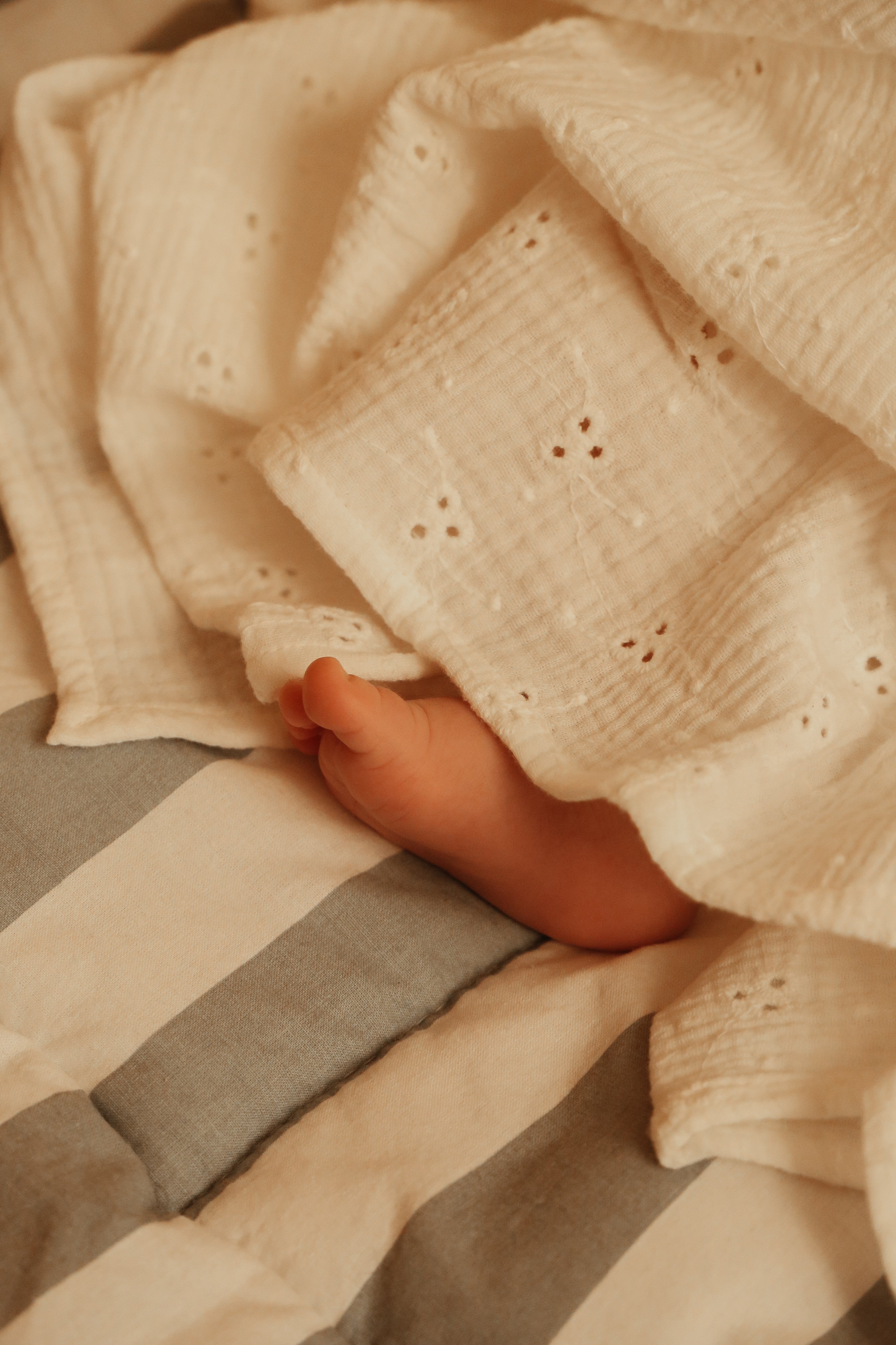 Broderie Anglaise Swaddle
