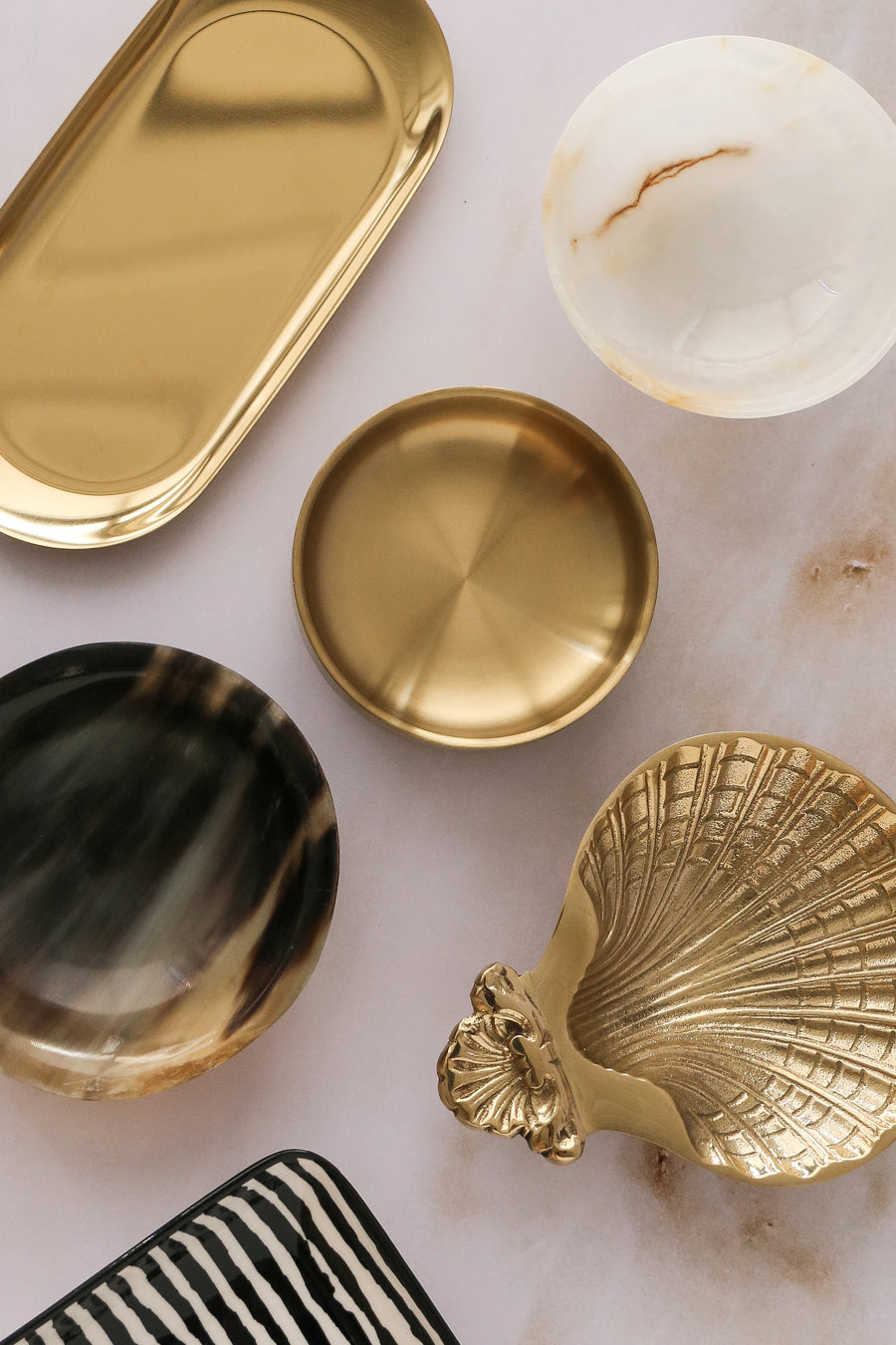 Vintage inspired shell bowl