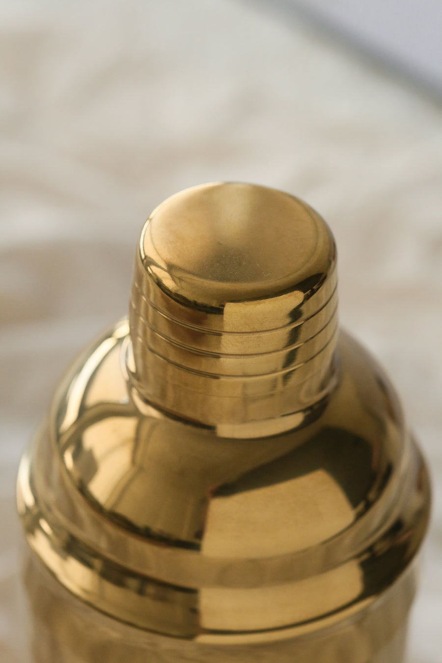 Shaker à cocktail doré