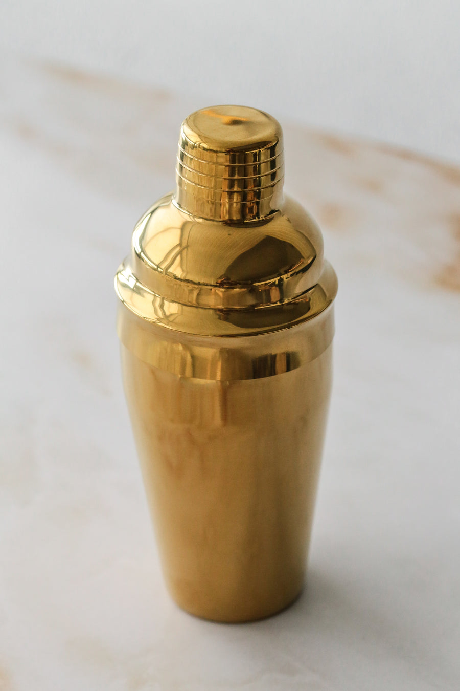 Shaker à cocktail doré
