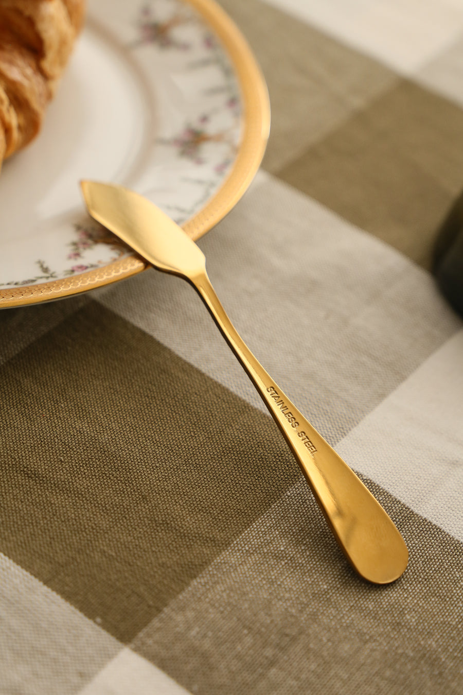 Gold Spreading Knife
