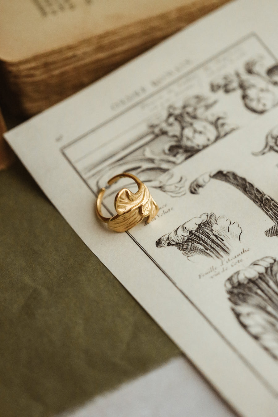 Acanthus Ring