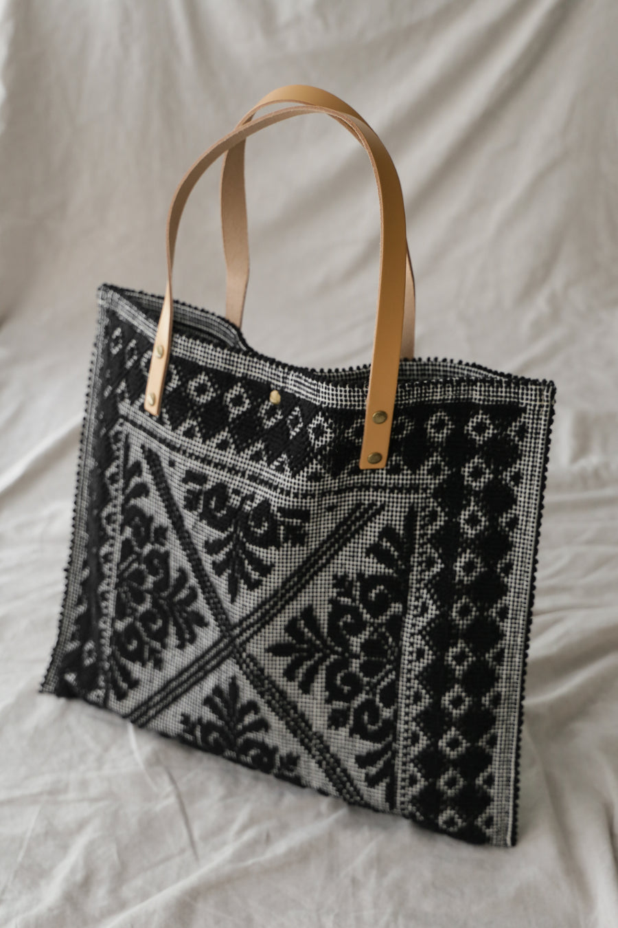 Alma Tapestry Bag - Black